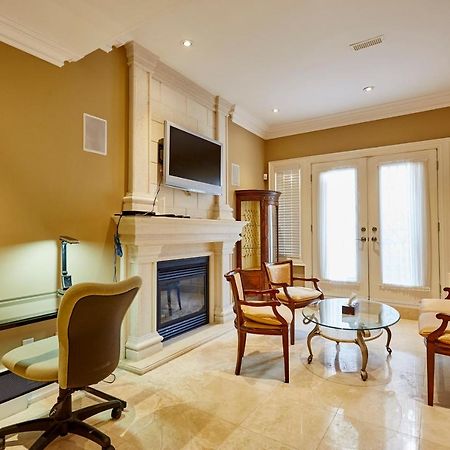 Elegant Apartment With Sauna Toronto Dış mekan fotoğraf