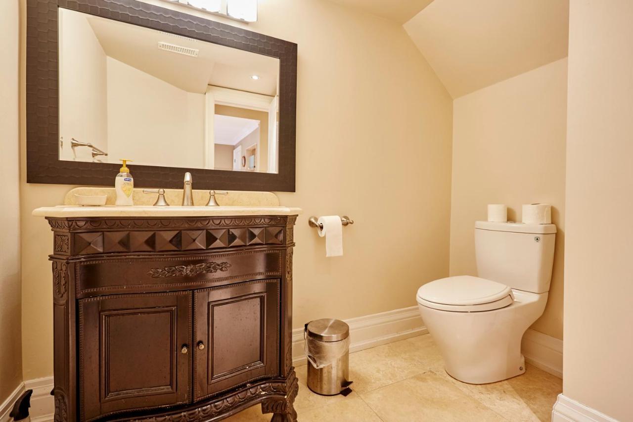 Elegant Apartment With Sauna Toronto Dış mekan fotoğraf